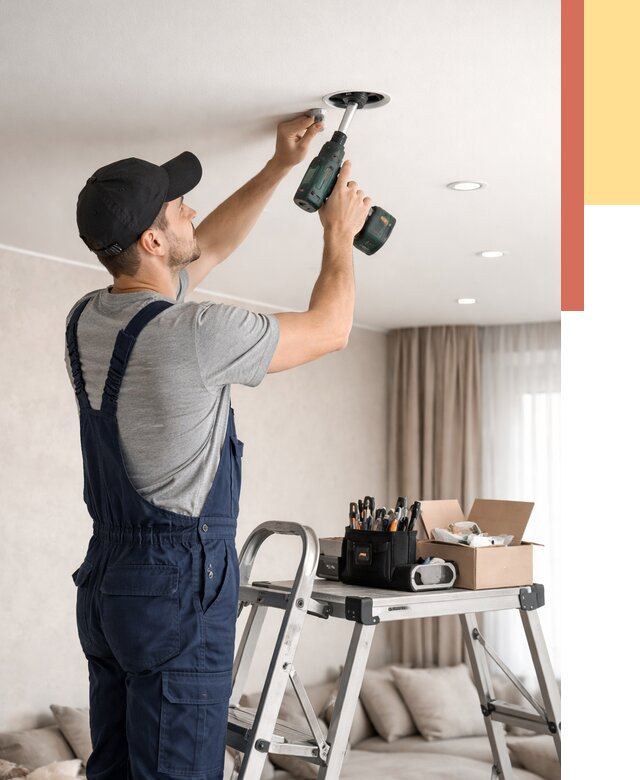 Установка и монтаж точечных светильников в натяжной потолок в Кирове от 1865 руб. | ОТДЕЛОЧНИК-Кри